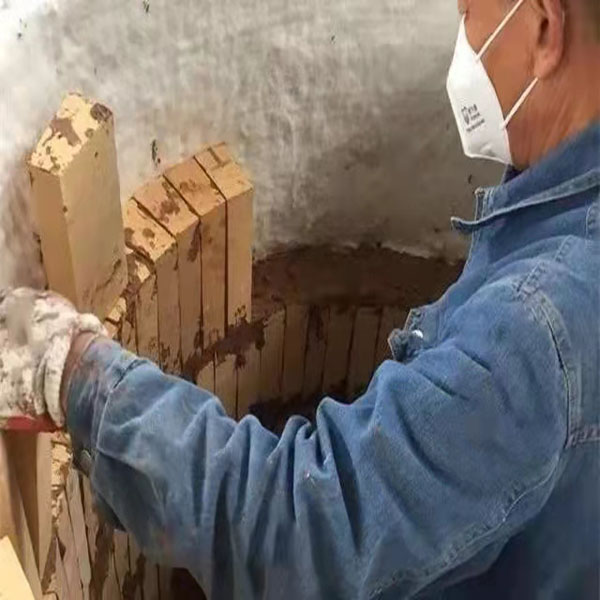 Construction of refractory bricks for pipelines